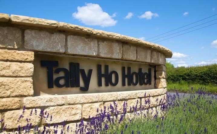 The Tally Ho Hotel - B&B Bicester Exterior foto