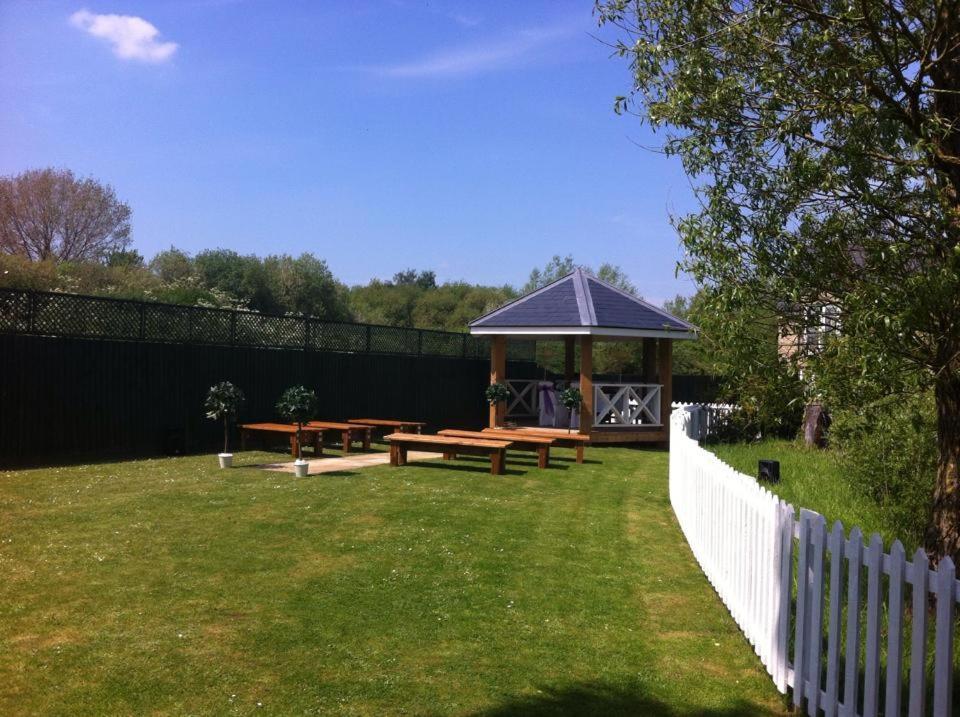 The Tally Ho Hotel - B&B Bicester Exterior foto