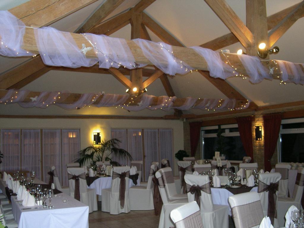 The Tally Ho Hotel - B&B Bicester Exterior foto